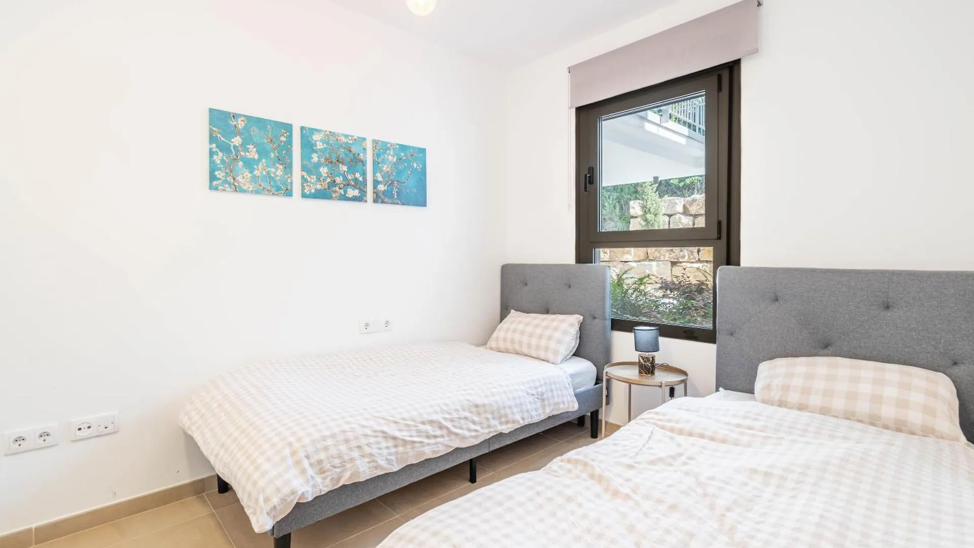 Design Wohnung Mit Viel Luxus Manilva 0*,  Espagne
